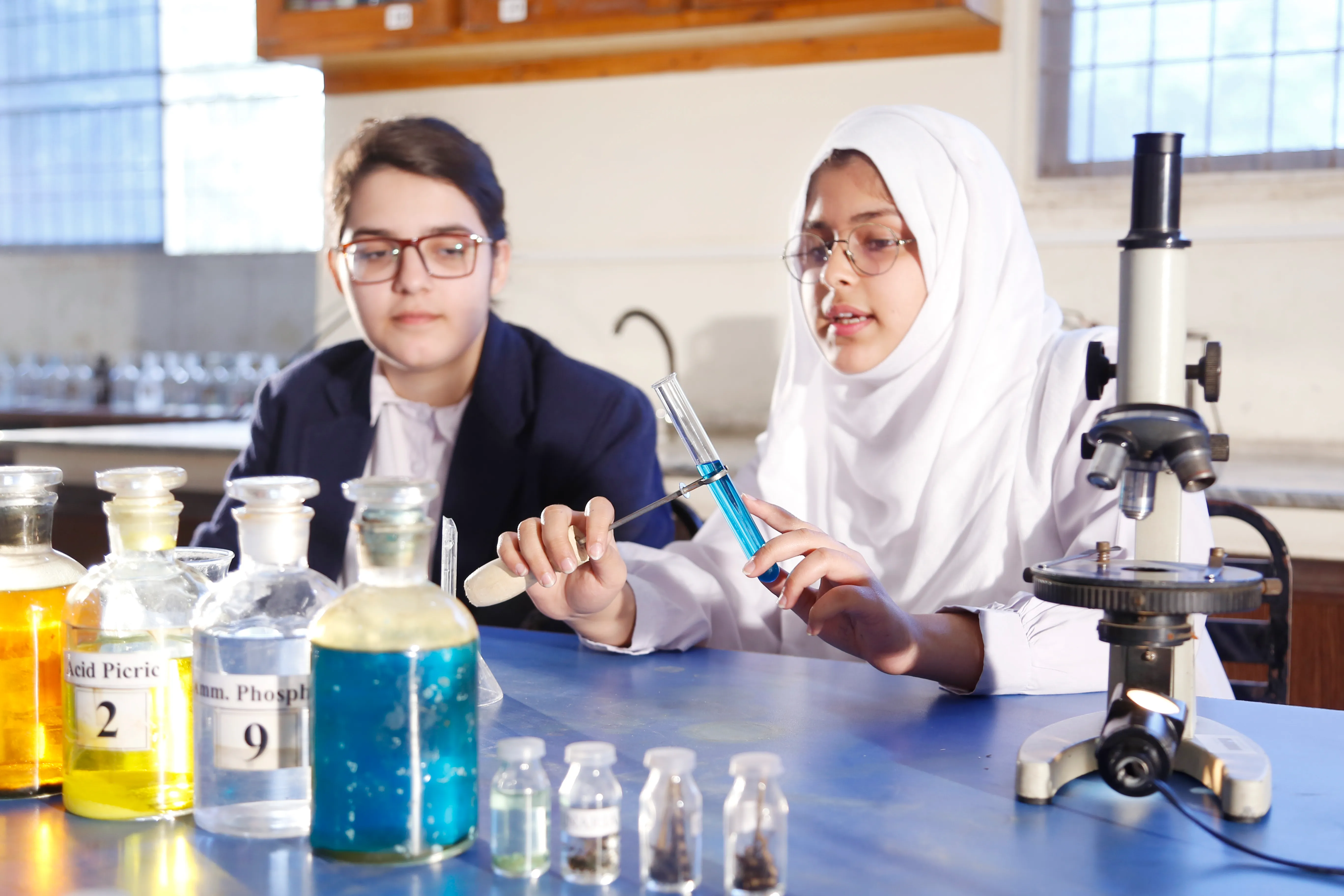 college-science-lab1